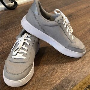 Kizik step in shoes. Gray Casual Sneakers. Kids 5/women’s GUC